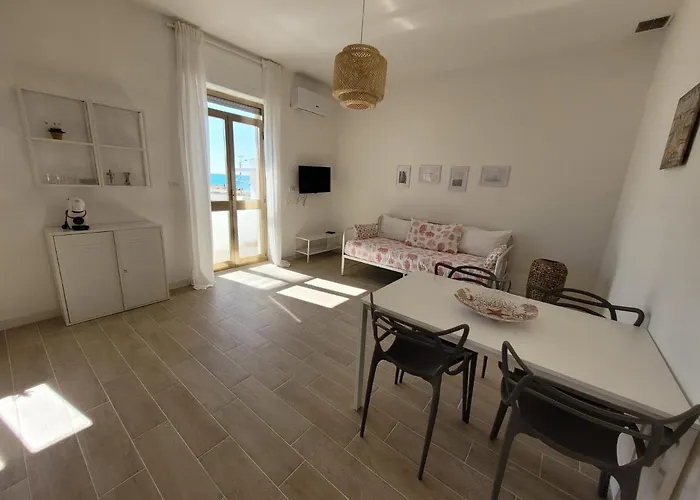 Appartamento Demetrio 50M Mare & Shopping